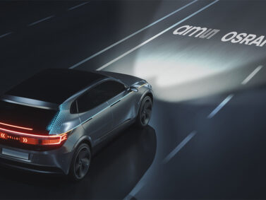 EVIYOS HD25 為小型車款安全與通訊樹立全新標準